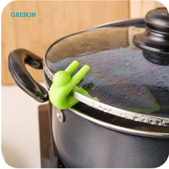 Creative Man Shaped Overflow Prevent Pot Cover Anti-overflow Silicone Lifting Soup Spoon Holder Kitchen Gadgets Spill-Proof Rack
